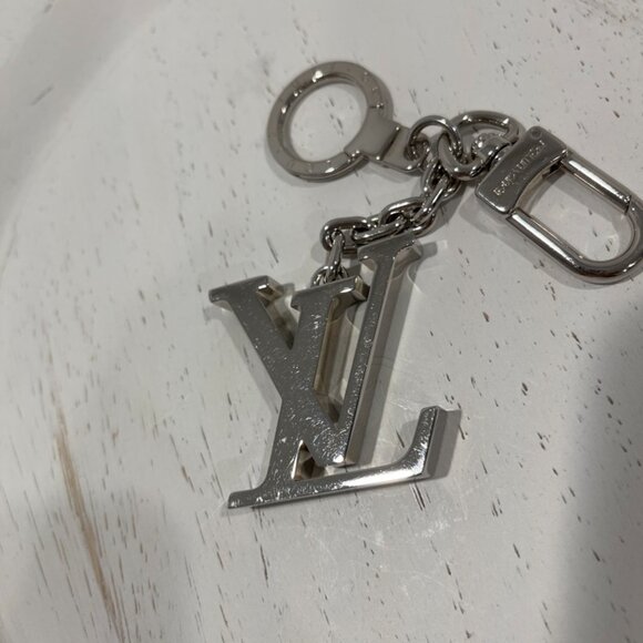Louis Vuitton Silver Key Chain/Bag Charm (JB1275) - Picture 2 of 4